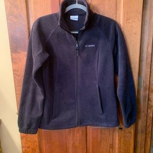 COLUMBIA Jacket, BLACK, size medium. Zip front, 2 side pockets. SO SO SOFT.